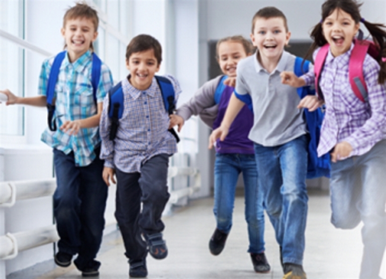 Air humidification in schools and daycares