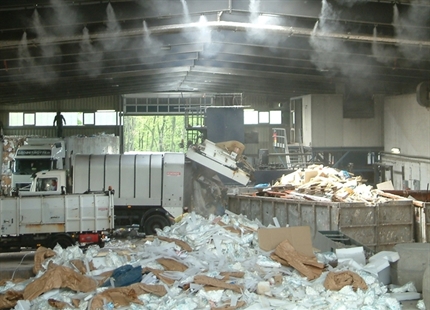 Air humidification for dust suppression